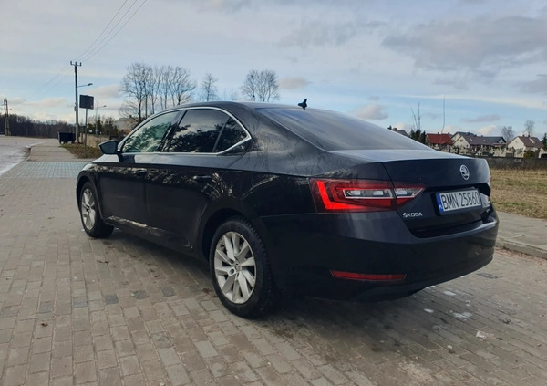 Skoda Superb cena 81900 przebieg: 270000, rok produkcji 2018 z Mońki małe 22